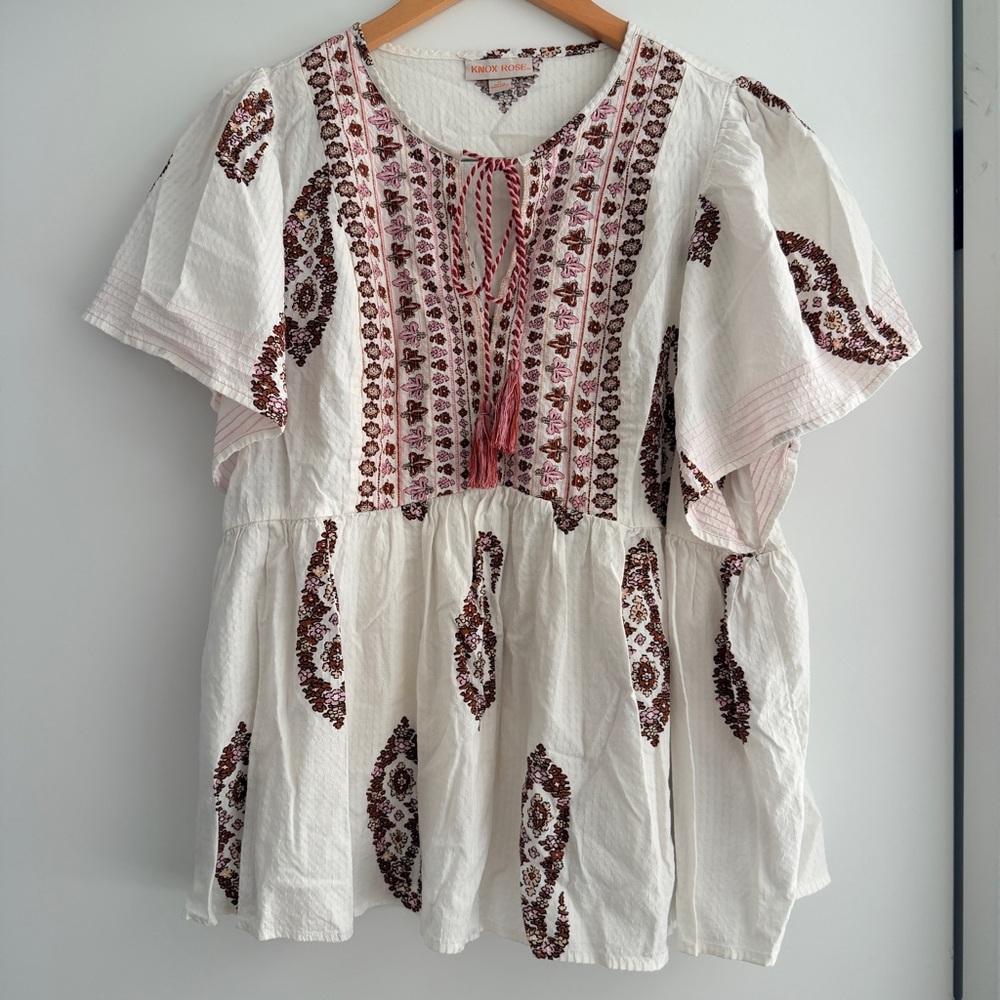 Knox Rose size XL Embroidered Peasant Blouse in White with Burgundy Accents